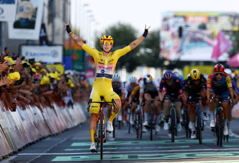 Niederländische Radsportlerin gewinnt auch zweite Etappe der Tour de France der Frauen