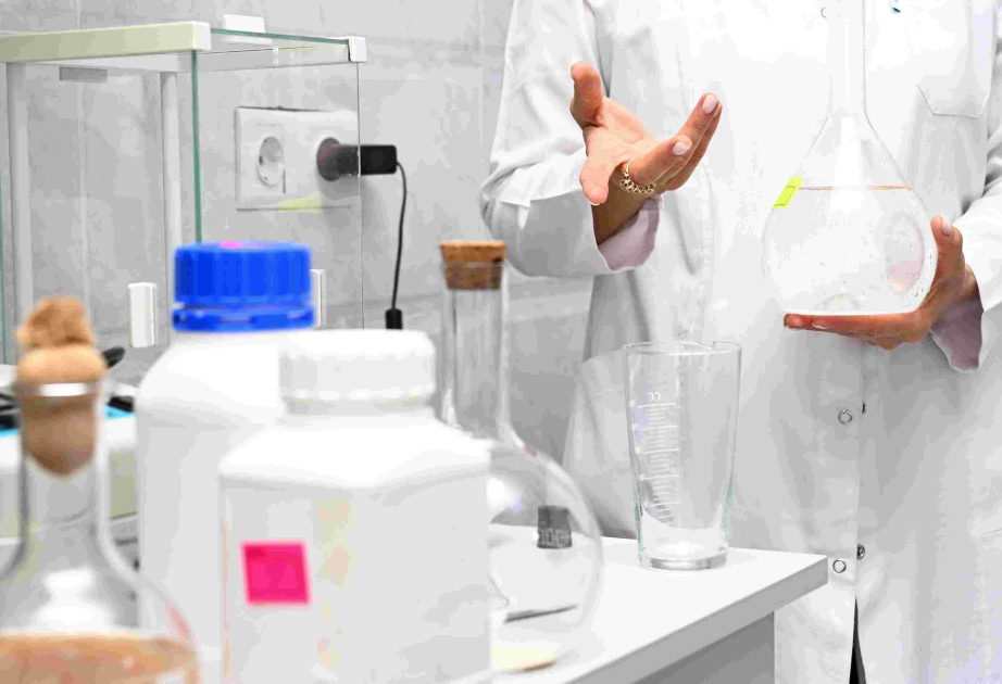 Azərbaycan alimləri kimyəvi preparatları əvəz edə biləcək bioloji məhsullar hazırlayır