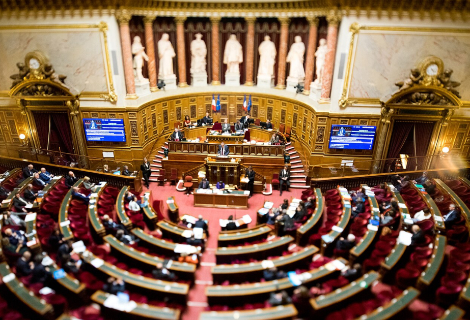 Fransada Senatın sədri senatorlardan biri ilə bağlı prokurorluğa müraciət edib