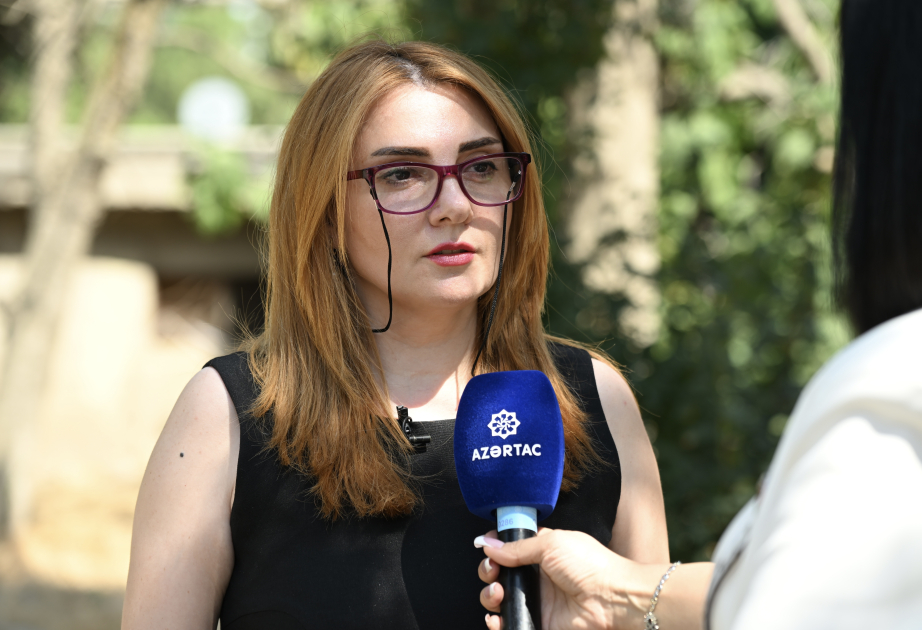 رئيسة مختبر التكنولوجيا الحيوية الميكروبية تتحدث لأذرتاج عن أهمية الكائنات الحية الدقيقة النافعة وآفاق البيوتكنولوجيا