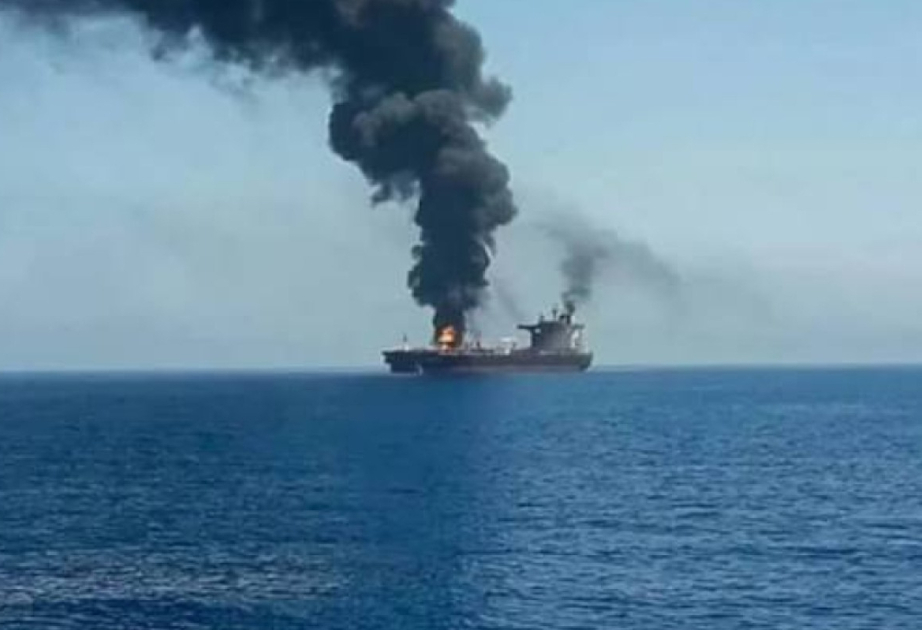 Un cargo signale avoir été touché par un projectile non identifié près d'Oman