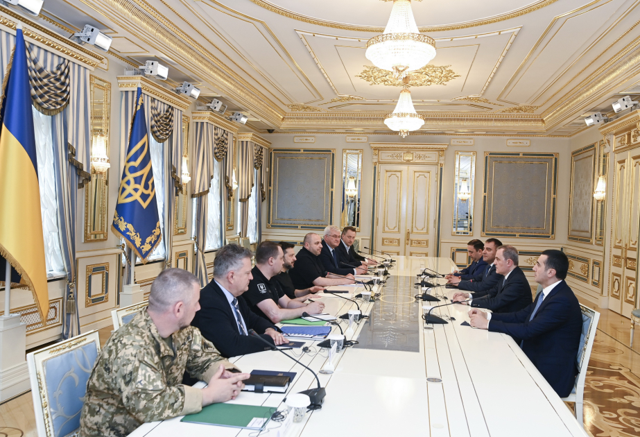 Volodímir Zelenski recibe al Ministro de Asuntos Exteriores de Azerbaiyán