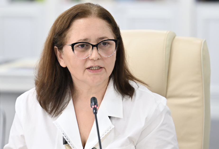 Aynur Sofiyeva: Dilimizi qorumaq və zənginləşdirmək gənclərin üzərinizə düşən məsuliyyətdir