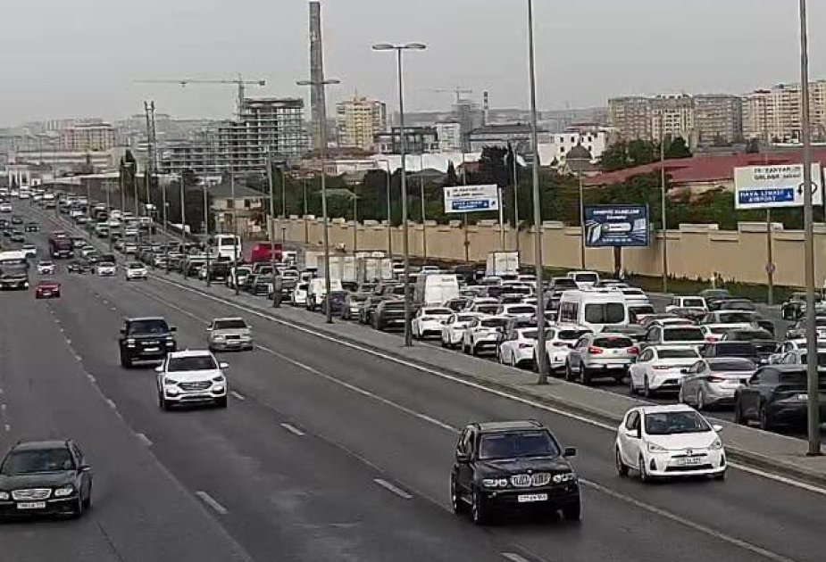 Bakıda sıxlıq olan yollar açıqlanıb