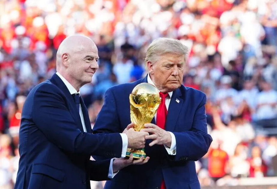 Trump met en garde la FIFA contre un remplacement d’Infantino
