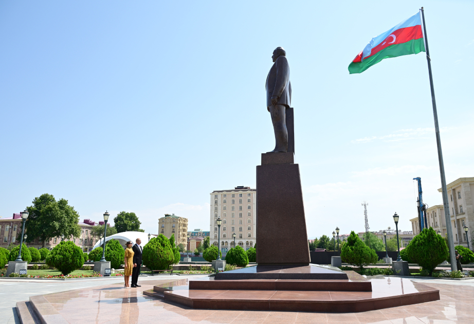 Präsident Ilham Aliyev besucht Denkmal für Heydar Aliyev in Nachitschewan VIDEO