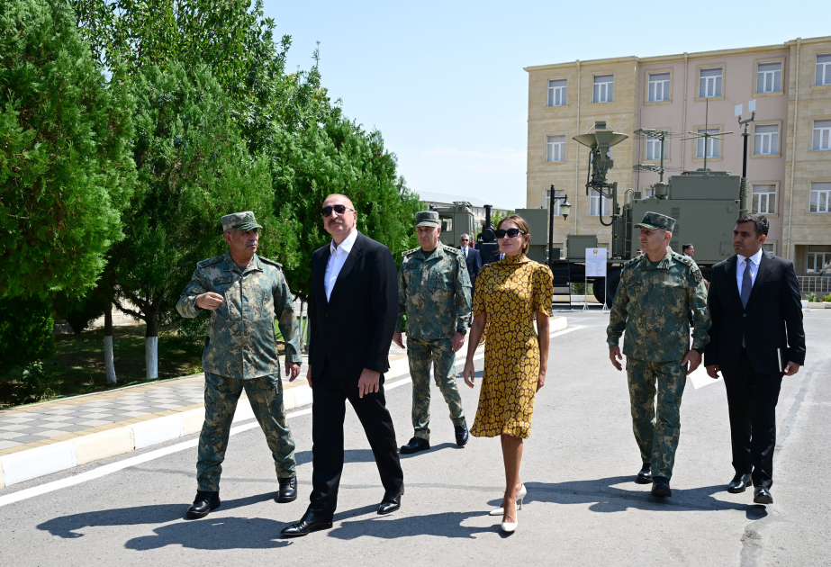 Президент Ильхам Алиев принял участие в церемонии вручения боевых знамен новосозданным воинским частям коммандо в Отдельной общевойсковой армии   ОБНОВЛЕНО  ВИДЕО