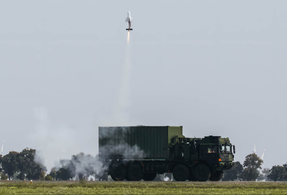 “Rheinmetall” yeni pilotsuz döyüş sistemini sınaqdan keçirib