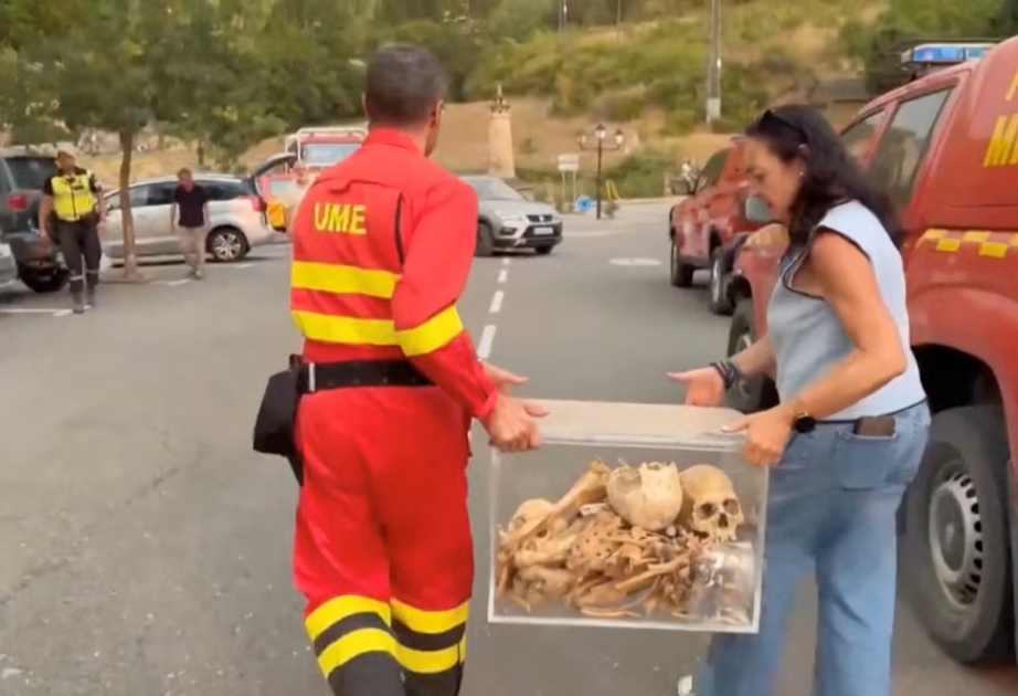 В Испании из-за лесного пожара из монастыря вывезли останки королей XI века