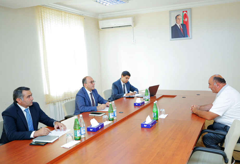 AKİA-nın sədri Şəmkirdə vətəndaşların müraciətlərini dinləyib, təsərrüfatlara baş çəkib