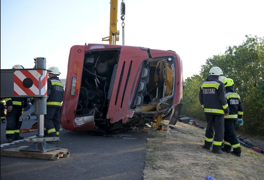 Macarıstanda yol qəzasında 12 nəfər ölüb