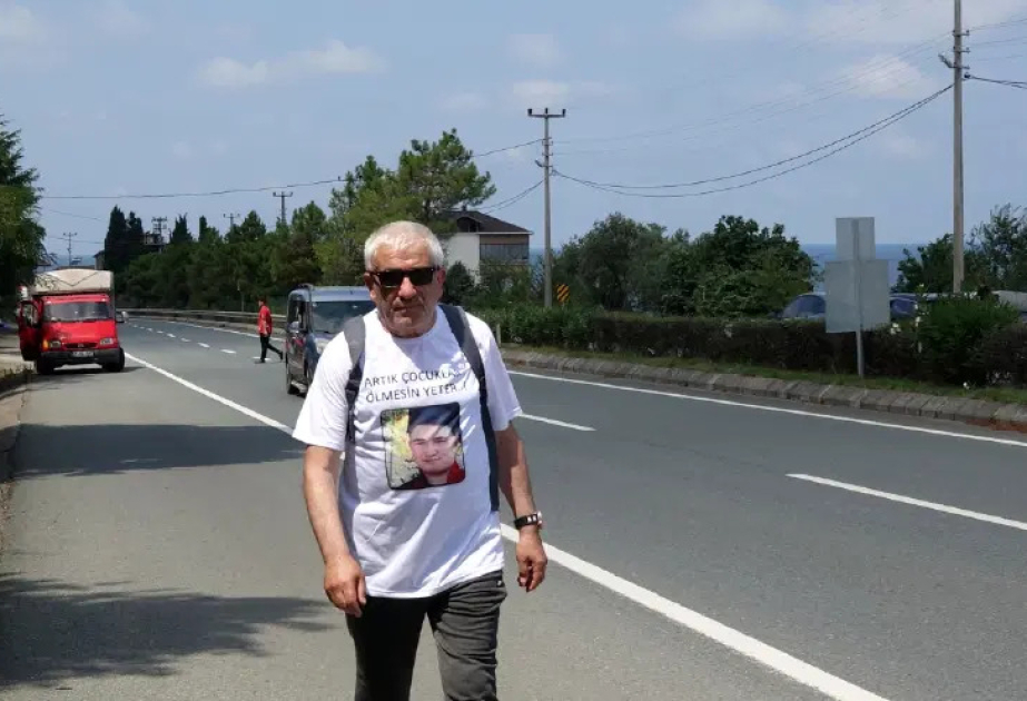 Пешком из Трабзона в Анкару: активист из Турции протестует против гибели детей