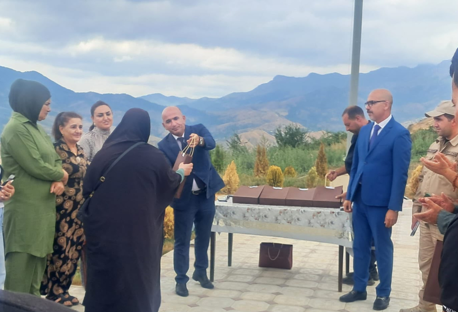 Güneyxırman və Quzeyxırman kəndlərinə köçən ailələrə evlərinin açarları təqdim olunub - YENİLƏNİB
