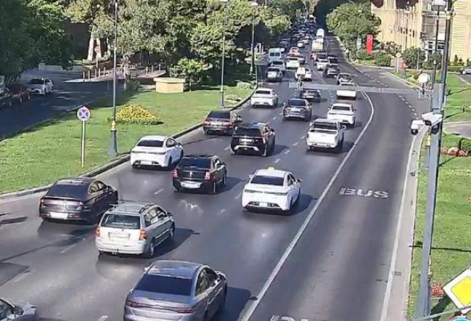 Bakıda hazırda nəqliyyatın sıxlığı müşahidə olunan yollar açıqlanıb