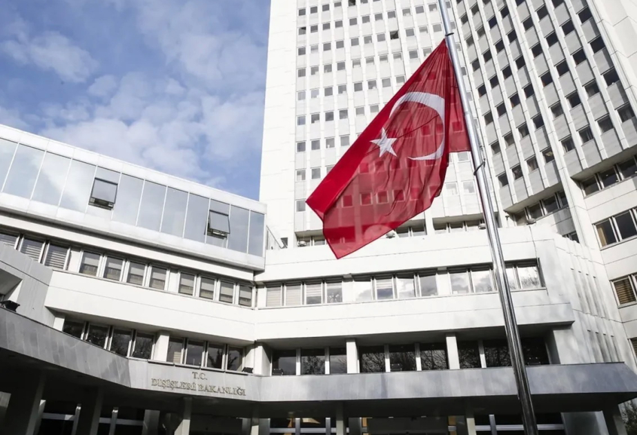 Türkiyə XİN humanitar yardım işçilərinin qorunmasına çağırıb