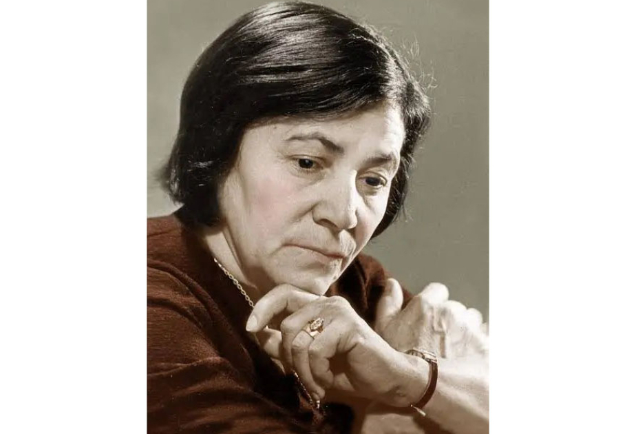 Azərbaycanın ilk qadın Xalq şairi Mirvarid Dilbazinin doğum günüdür