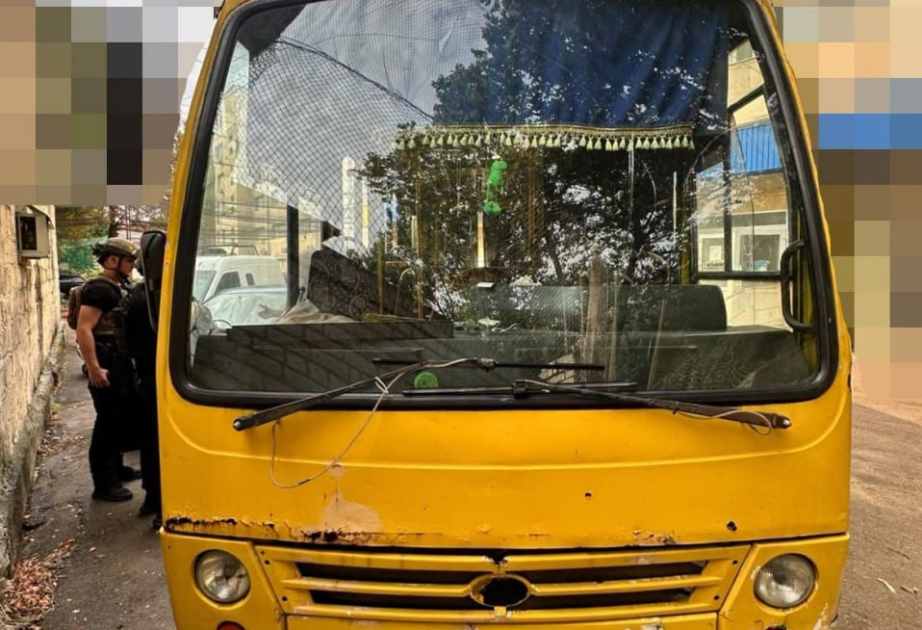 Rusiya Silahlı Qüvvələri Xersonda mikroavtobusa zərbə endirib, ölənlər var