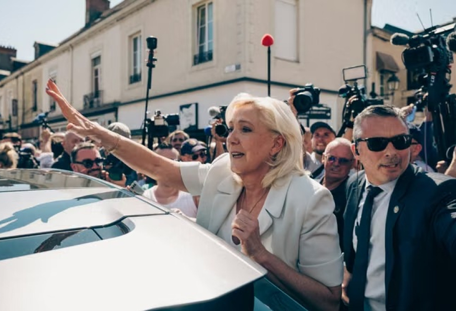 Marin Lö Penin konstitusiya referendumu Fransada hüquqi-siyasi qarşıdurma riski yaradır