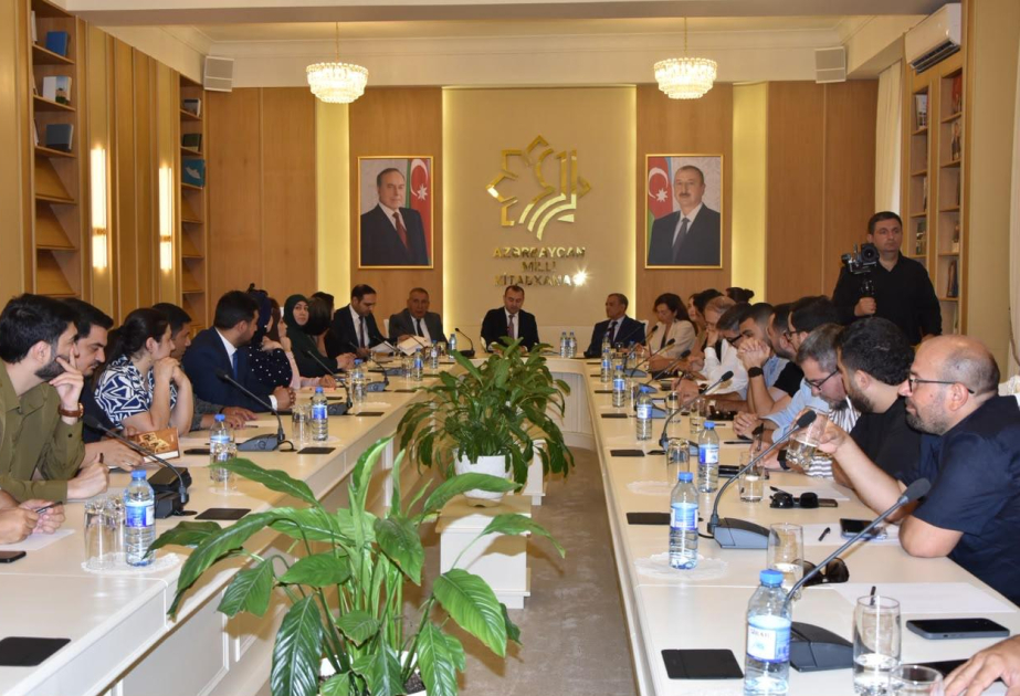 Mədəniyyət Nazirliyinin təşkilatçılığı ilə yazar və naşirlərlə görüş təşkil edilib
