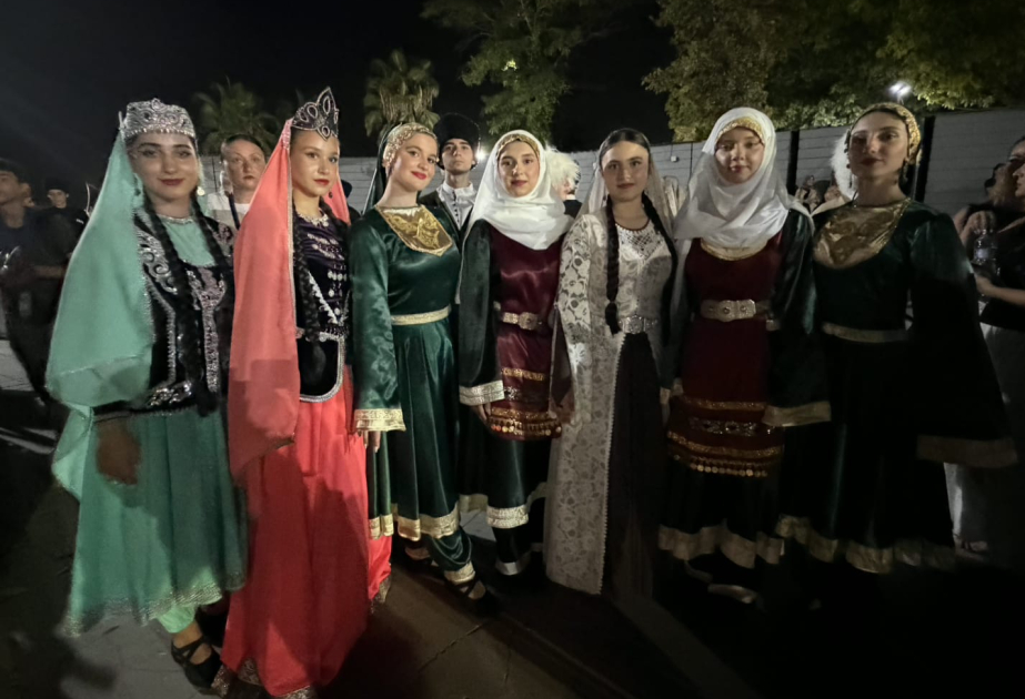 Aserbaidschan beim 22. Kaukasischen Tanz- und Musikfestival in Jalova vertreten