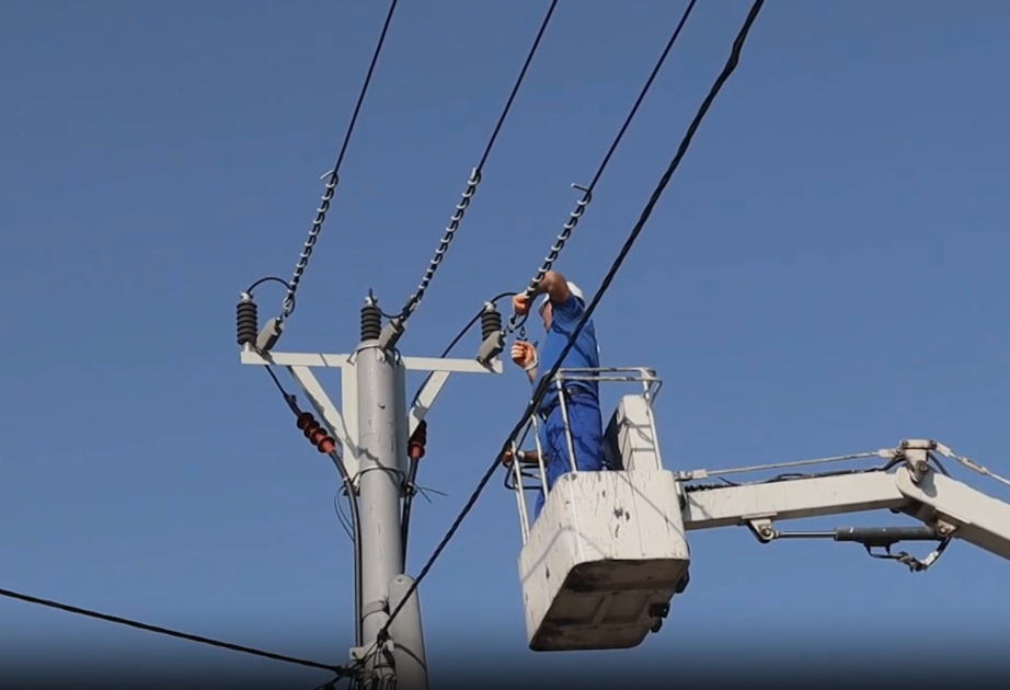 “Azərişıq” Naxçıvanın bir sıra kənd və qəsəbələrinin elektrik şəbəkəsini yenidən qurur