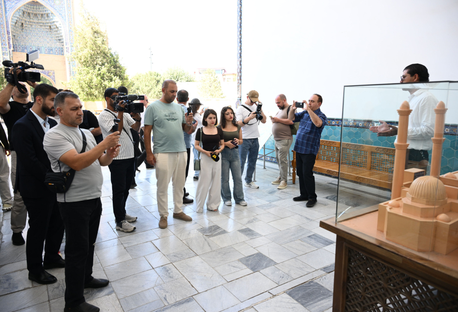 Azerbaijani journalists explore history of Timurid dynasty in Samarkand