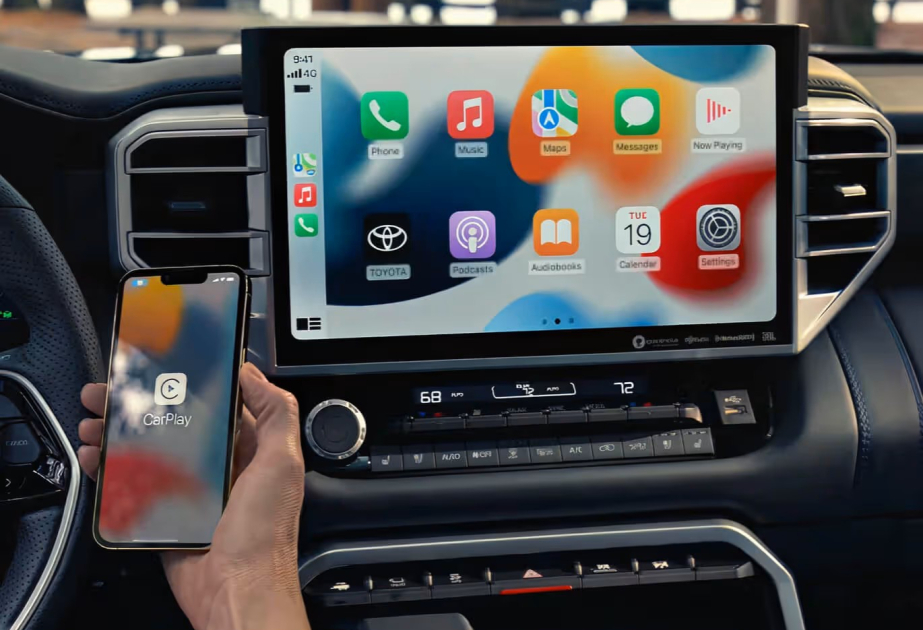 “CarPlay”də böyük dəyişiklik: video izləmək və yeni naviqasiya imkanları gəlir