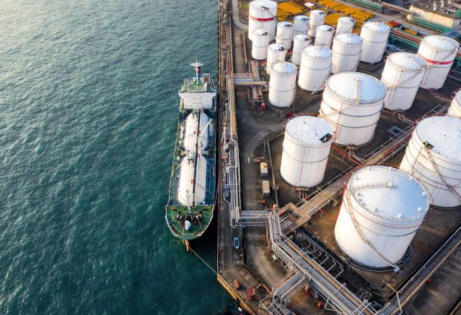 Azerbaijan triples crude oil exports to Switzerland