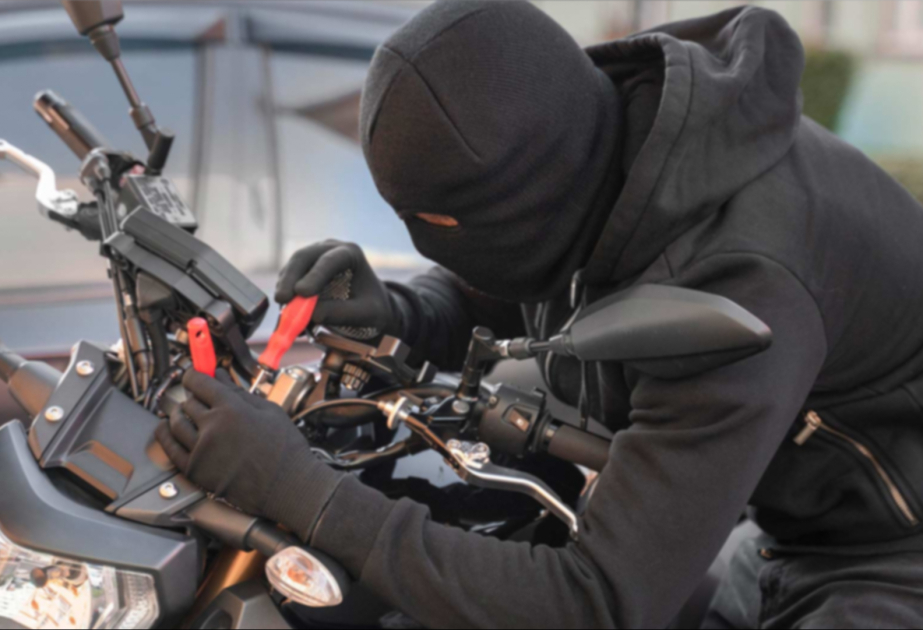Məişət əşyaları və moped oğurlayan şəxslər saxlanılıblar