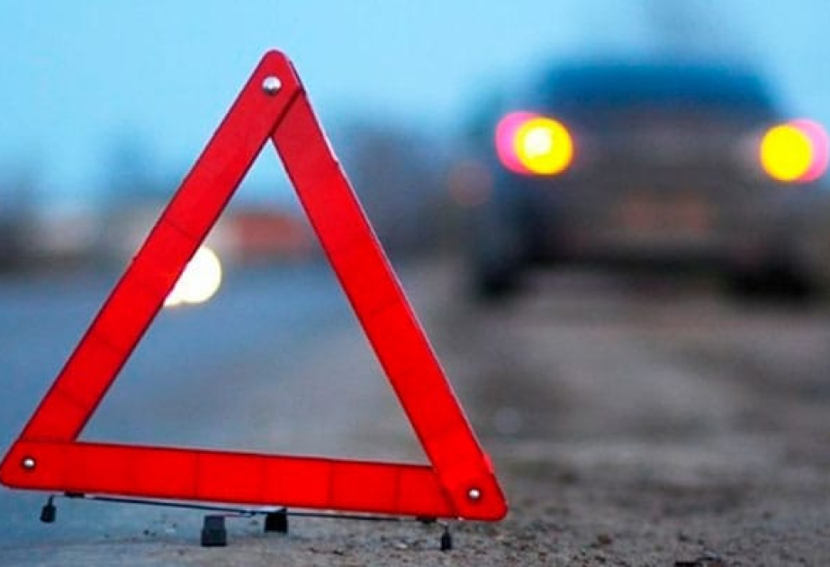 Sabirabadda “Mercedes” və motosiklet toqquşub, ölən var