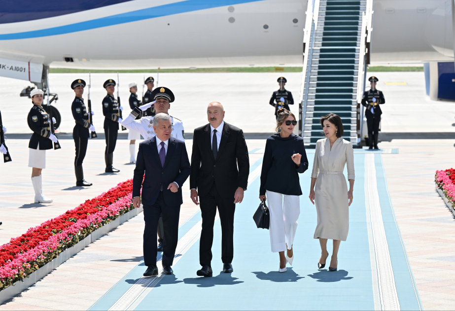 Präsident Ilham Aliyev zu Staatsbesuch in Usbekistan eingetroffen VIDEO