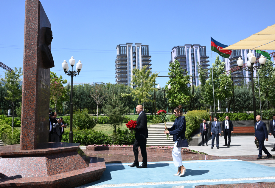 President of Azerbaijan and First Lady laid flowers at bas-relief of National Leader Heydar Aliyev in Tashkent VIDEO