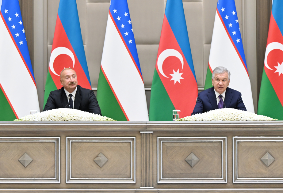 Los Presidentes de Azerbaiyán y Uzbekistán hacen declaraciones a la prensa