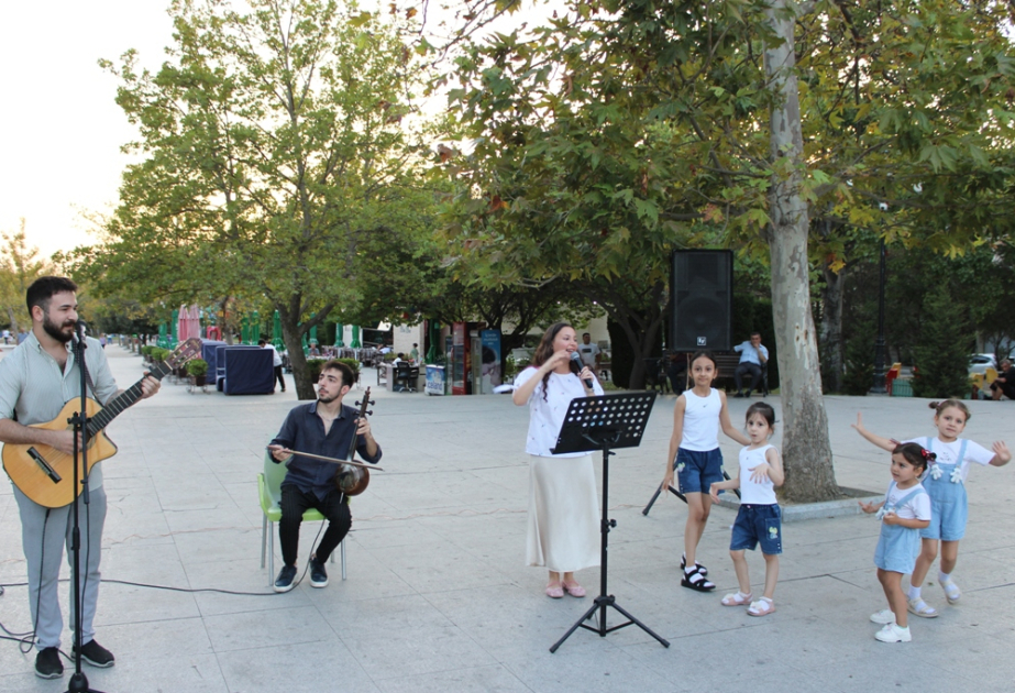 Bakının parklarında açıq hava konsertləri davam edir