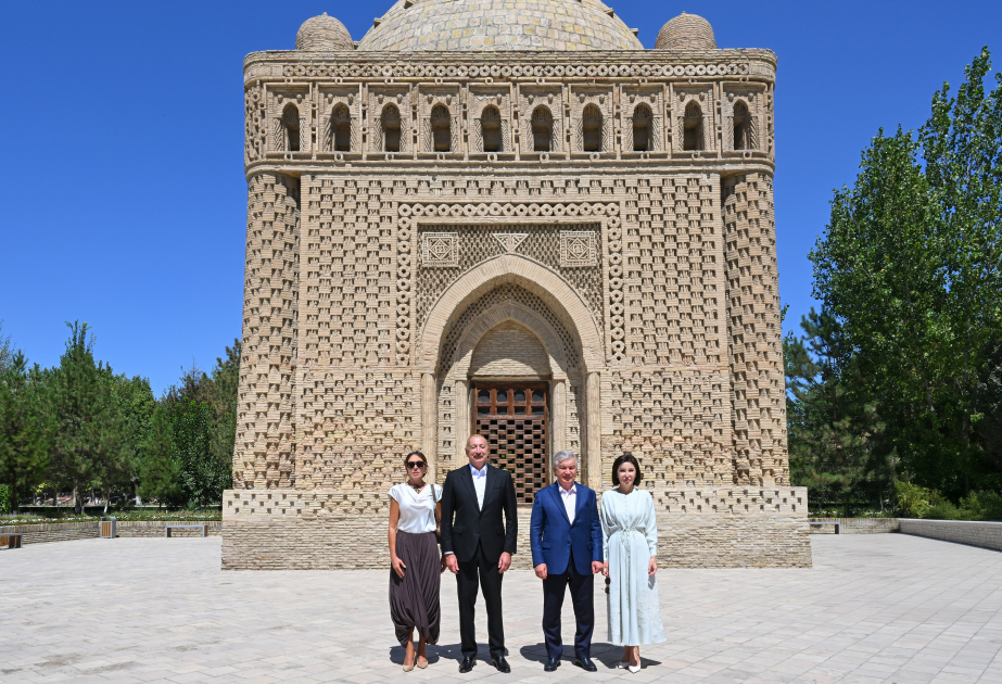 Presidents and First Ladies of Azerbaijan and Uzbekistan visited Ismail Samani Mausoleum in Bukhara VIDEO