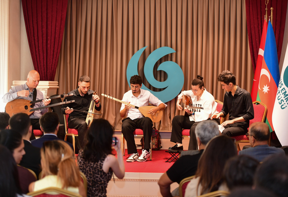 Bakıda “Gələcəyin sənət elçiləri” proqramı çərçivəsində musiqi proqramı təqdim olunub