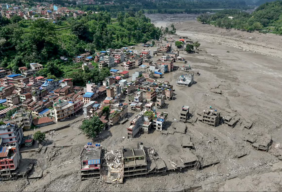 Népal : 165 morts et 823 disparus dans les inondations, selon une agence gouvernementale