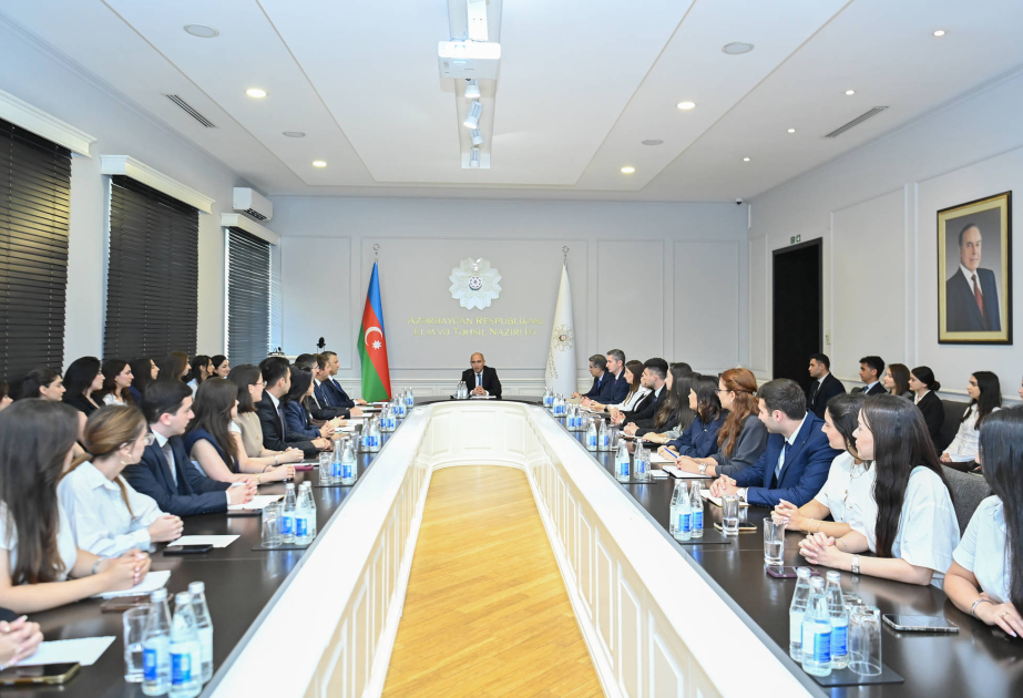 Emin Əmrullayev “Maarifçi”lərin suallarını cavablandırıb