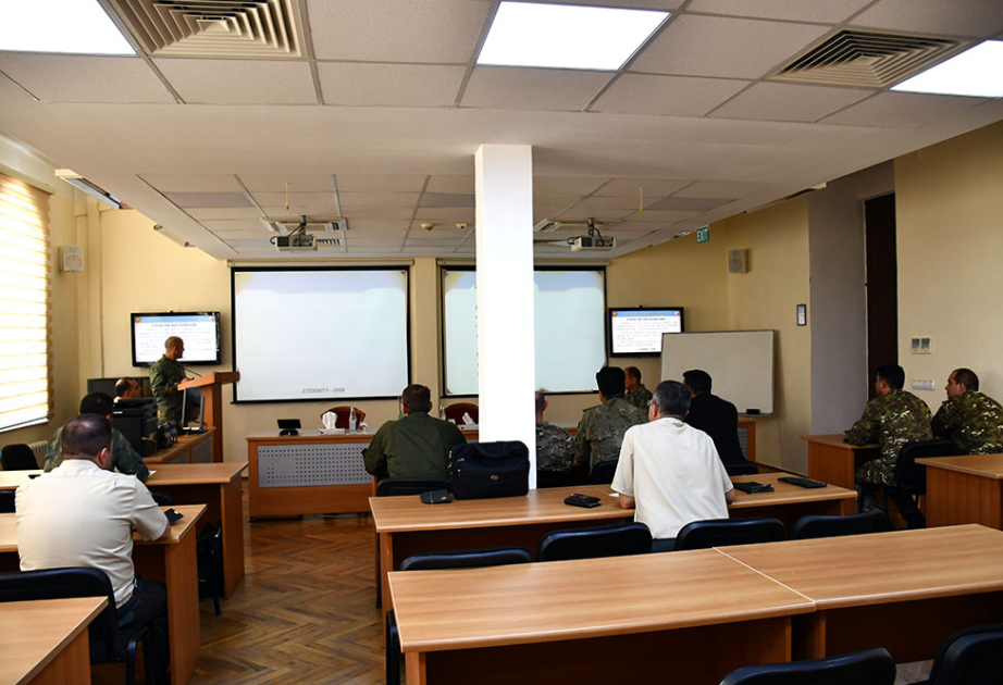 Chief of General Staff of Azerbaijan Army meets with Pakistani delegation