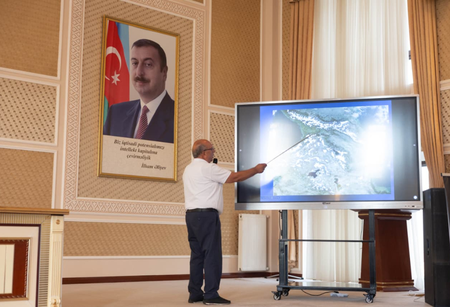 При соорганизаторстве БГУ продолжается лагерь GeoCamp