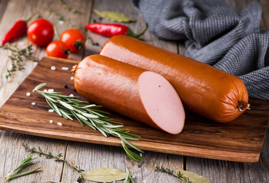 Azərbaycanda kolbasa məmulatları istehsalı 12 faizdən çox artıb – QRAFİK