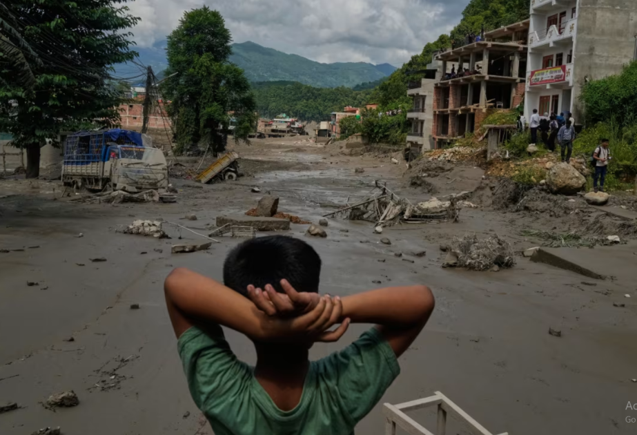 Le bilan des inondations au Népal s'élève désormais à 270 morts