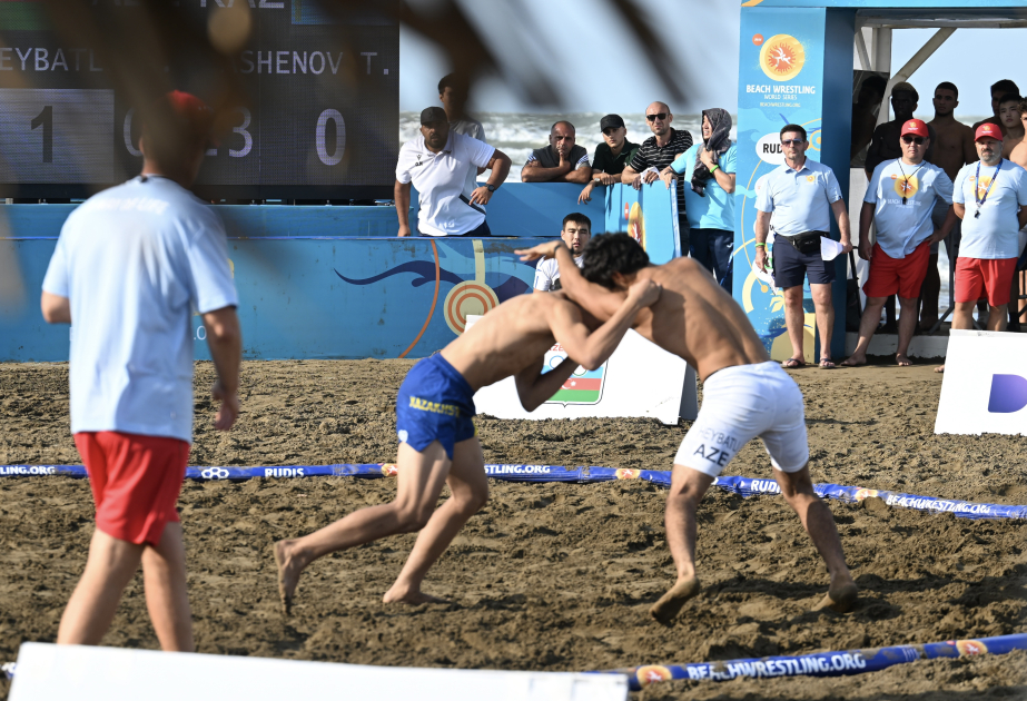 Azərbaycanın çimərlik güləşçiləri Bakıdakı dünya çempionatını 8 medalla başa vurublar