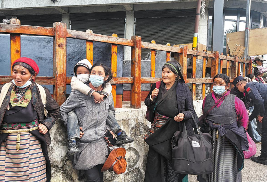 Tibetdə daşqından zərər çəkən sakinlər və turistlər təxliyə edilib