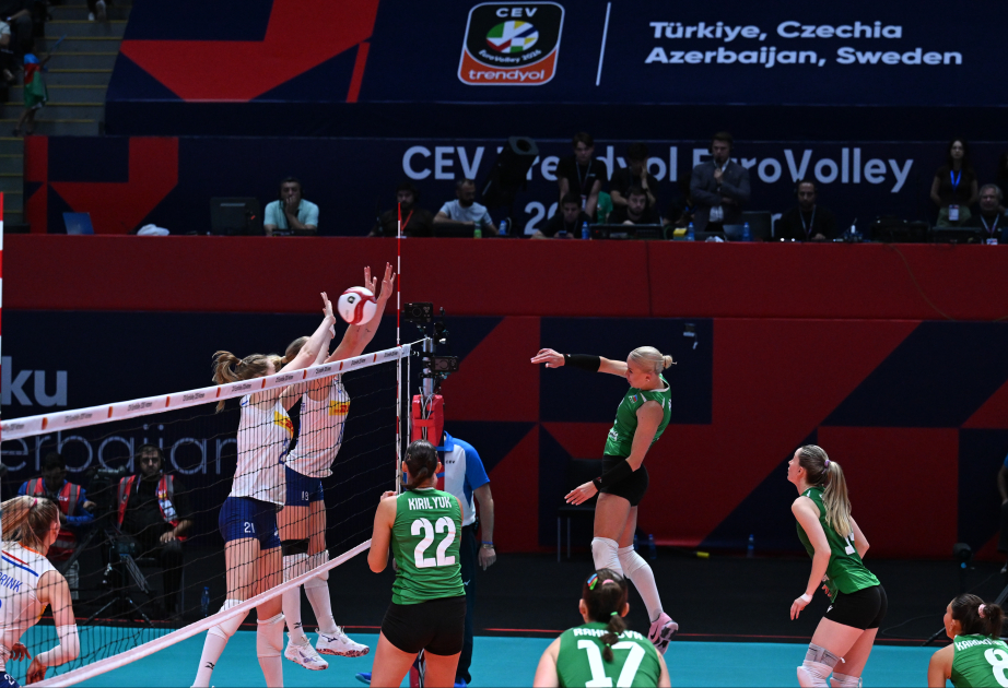 Qadın voleybolçulardan ibarət Azərbaycan millisi Niderland kollektivi ilə qarşılaşıb