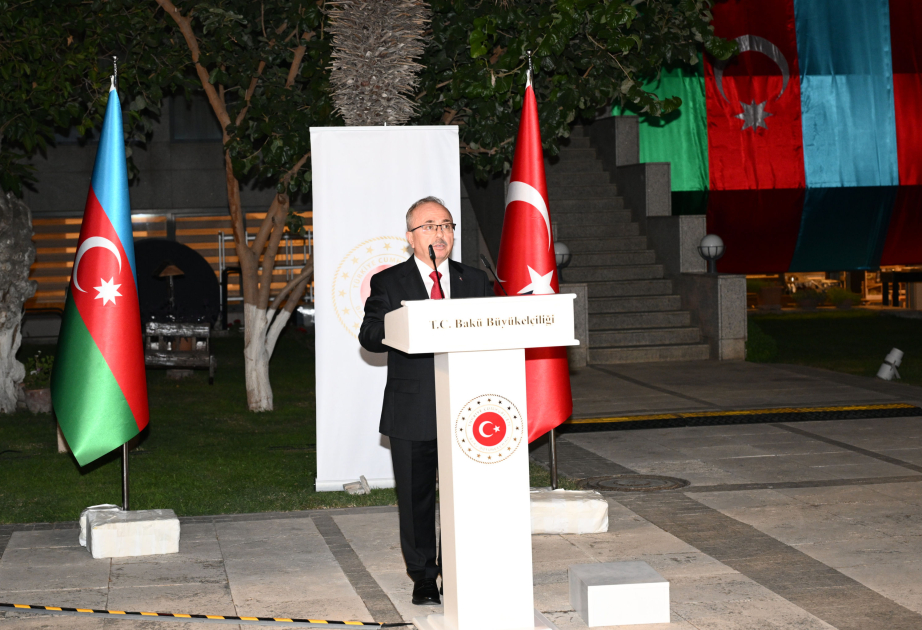 Türkiyənin Zəfər bayramı və Silahlı Qüvvələr Günü Bakıda qeyd olunub