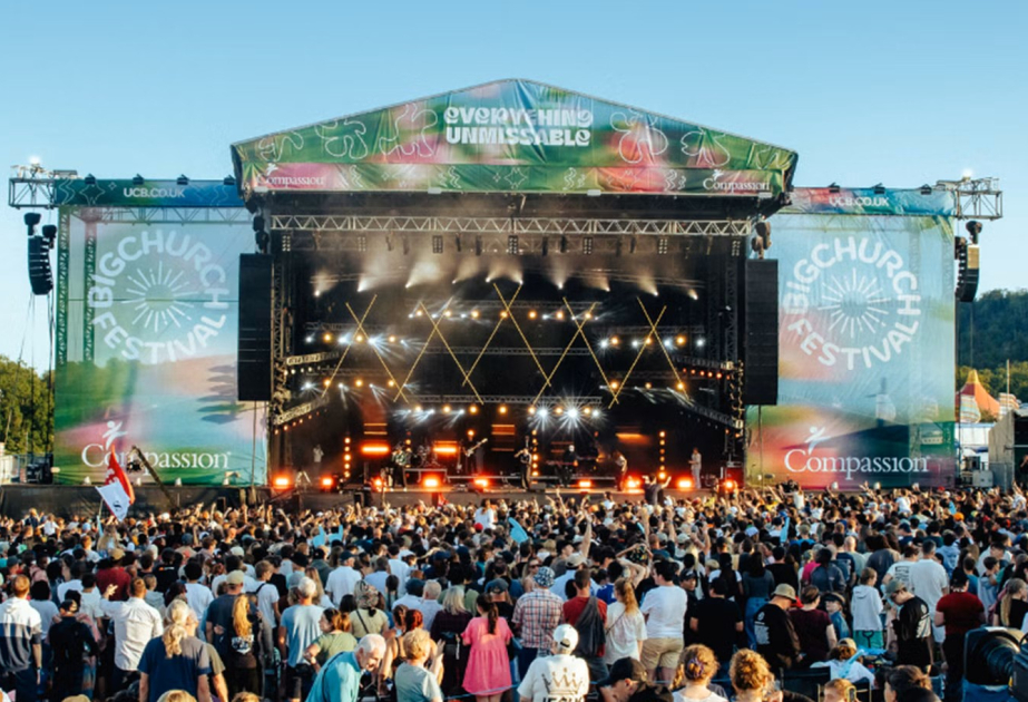 “The Independent”: Britaniyada festivalda lövhənin aşması nəticəsində bir nəfər ölüb, altı nəfər yaralanıb