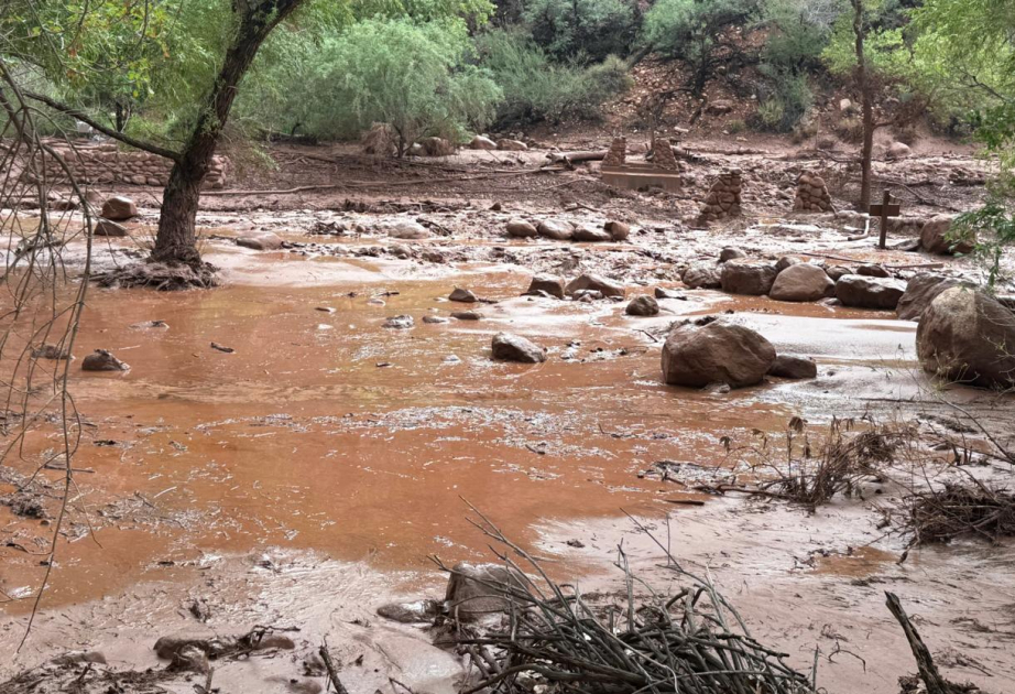 Arizona ştatında daşqın nəticəsində bir nəfər ölüb, 14 nəfər itkin düşüb