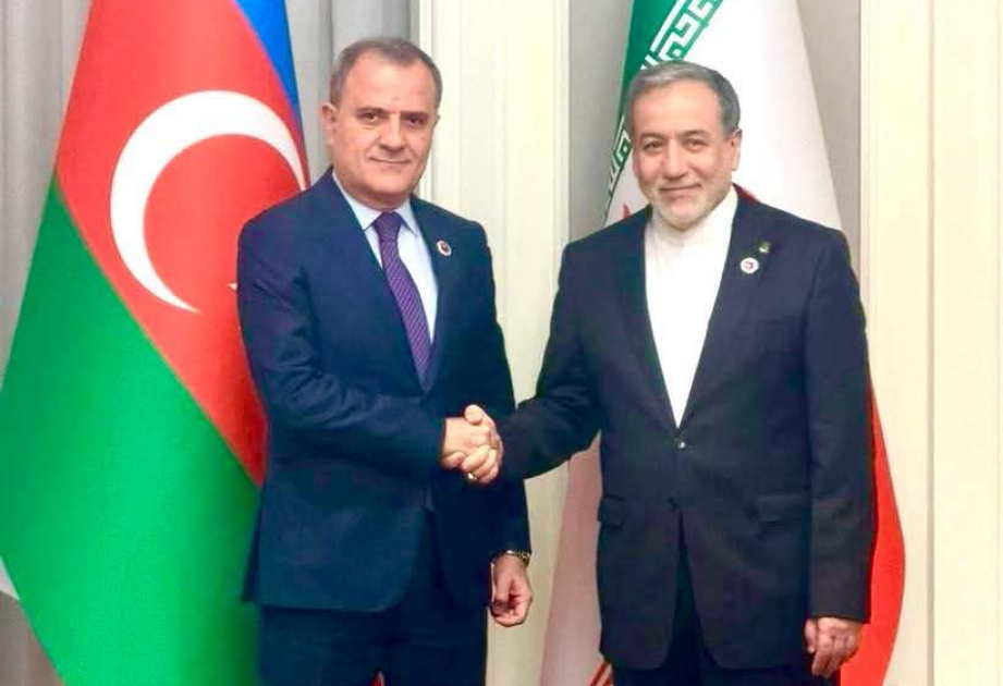 Außenminister Aserbaidschans und Irans erörtern Perspektiven der bilateralen Zusammenarbeit in Bischkek