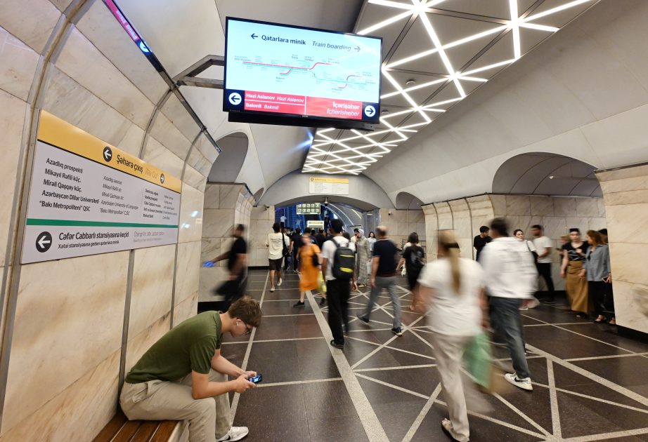 Metroda sərnişin sayı 27 faiz civarında azalıb, hazırda 20 stansiyada könüllülər fəaliyyət göstərir -  REPORTAJ